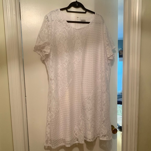 White floral dress - Picture 2 of 8